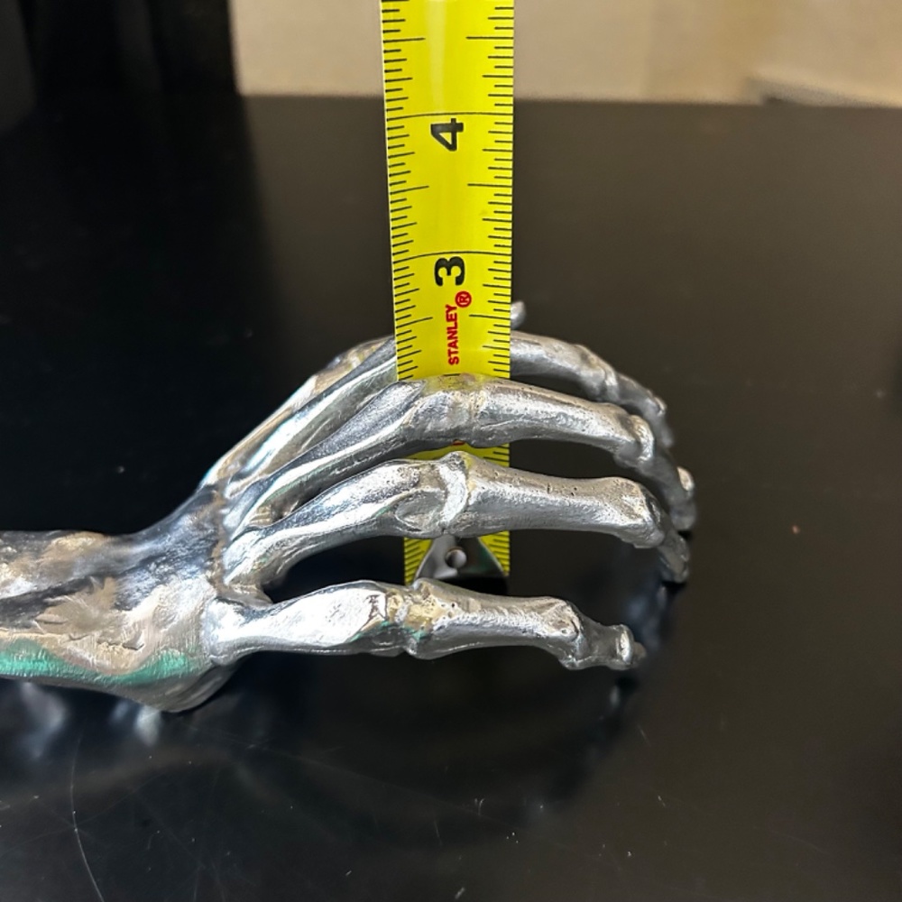Diesel with Seletti Wunderkammer Skeleton Hand. NIB - Picture 6 of 6